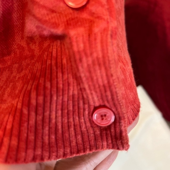 𝅺liz Claiborne Red Sweater - Picture 8 of 13